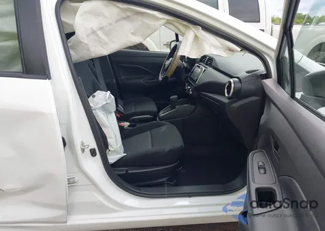 2024 Nissan Versa 1.6 S z USA, uszkodzony, nr VIN 3N1CN8DV4RL924009